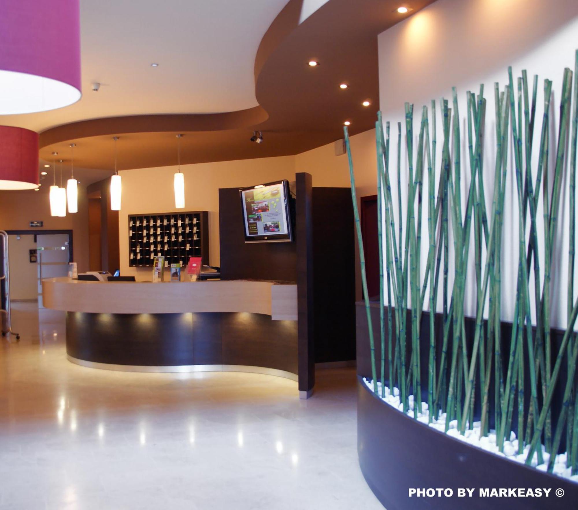 Threeland Hotel Petange Bagian luar foto
