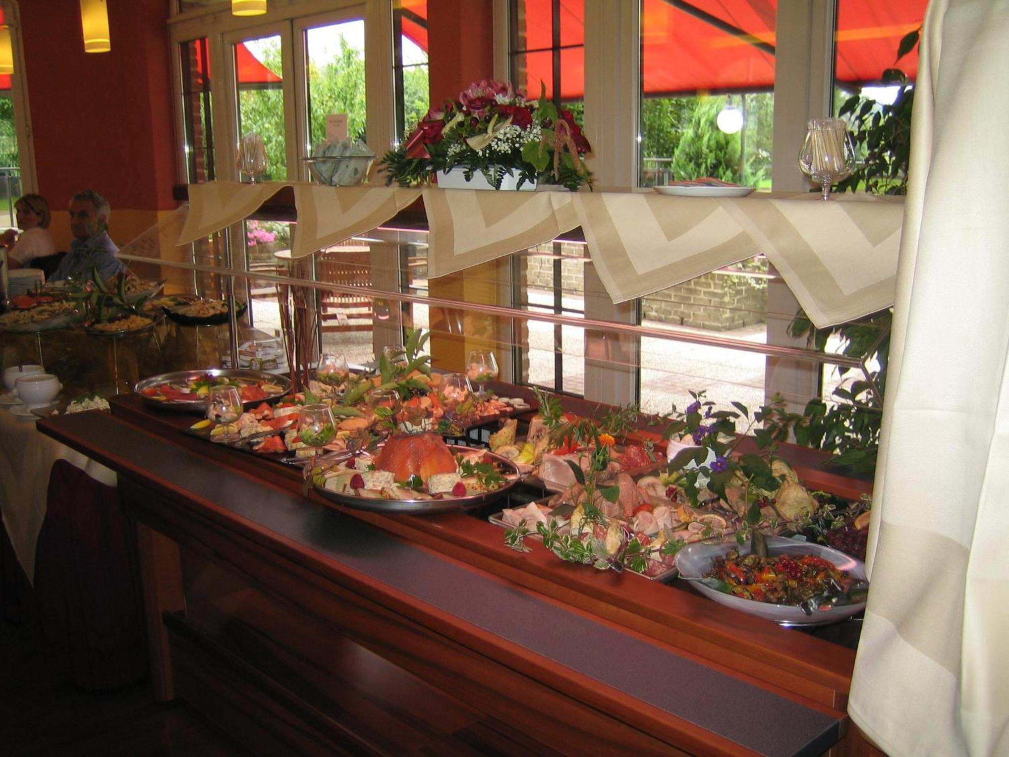 Threeland Hotel Petange Bagian luar foto