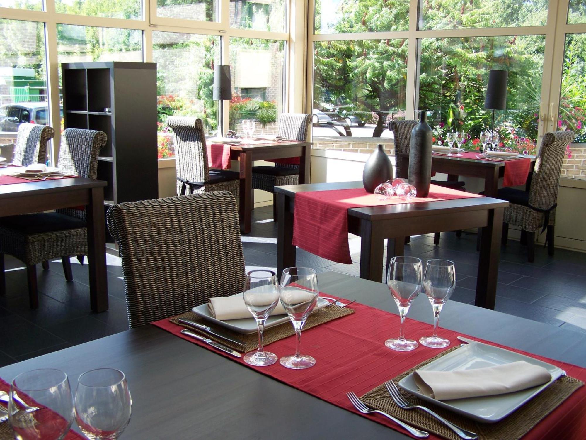 Threeland Hotel Petange Bagian luar foto