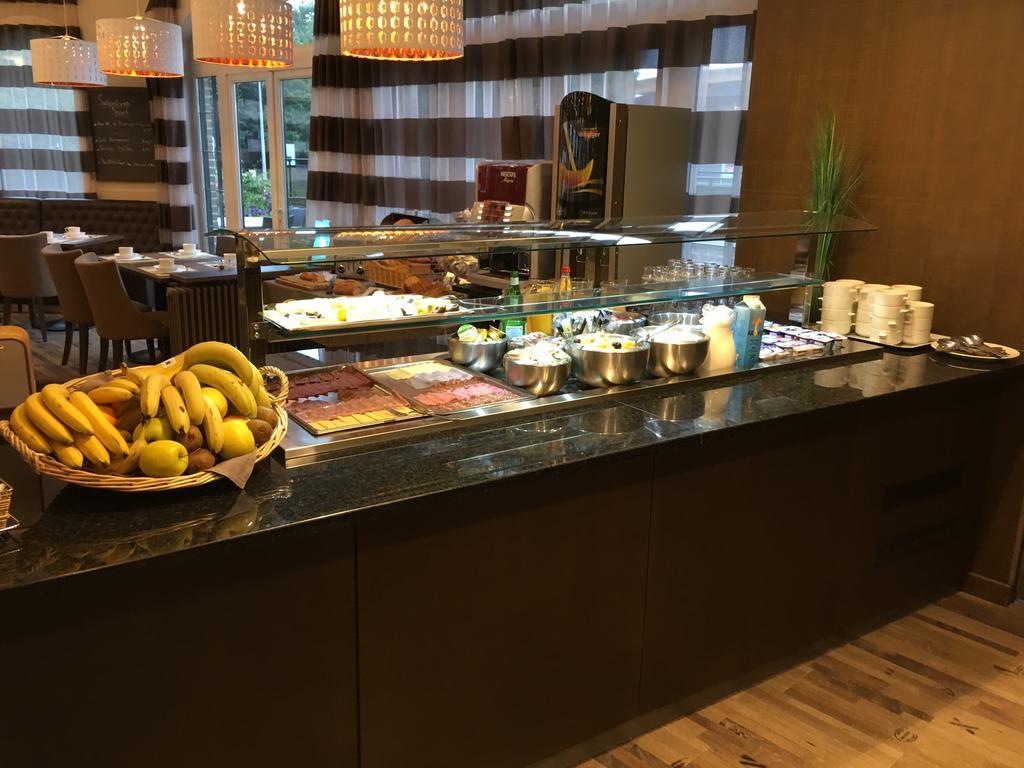 Threeland Hotel Petange Bagian luar foto