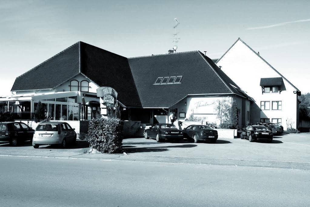 Threeland Hotel Petange Bagian luar foto