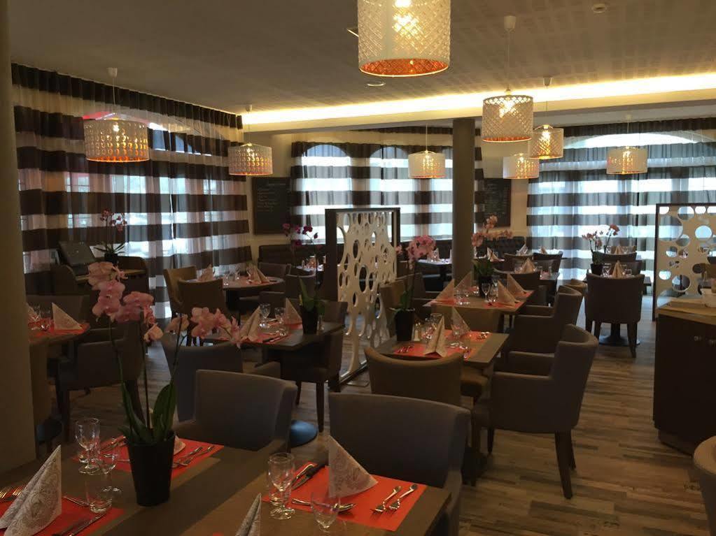 Threeland Hotel Petange Bagian luar foto